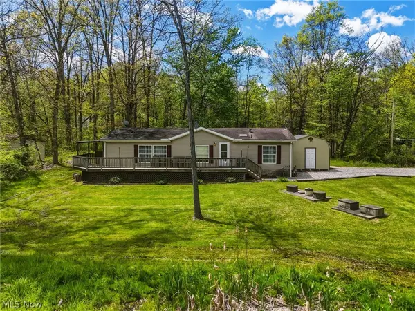 4613 N Lake Road, West Farmington, OH 44491