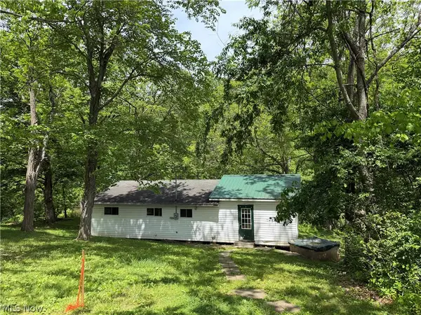 320 River Lane, Elizabeth, WV 26143