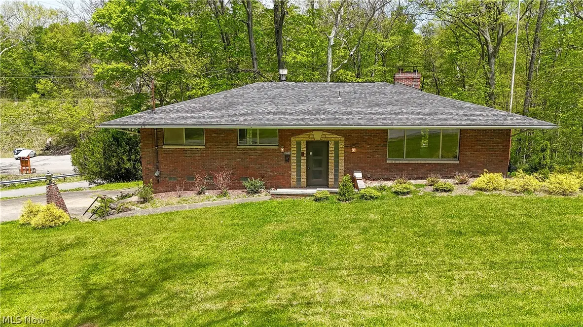 1050 Park Circle, Girard, OH 44420 - #1