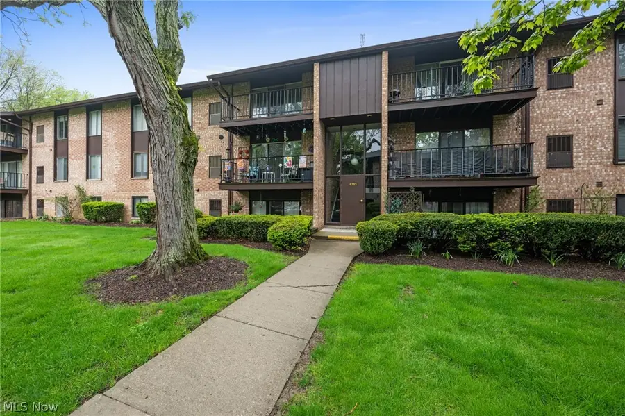 16395 Heather Lane, Middleburg Heights, OH 44130 - #2