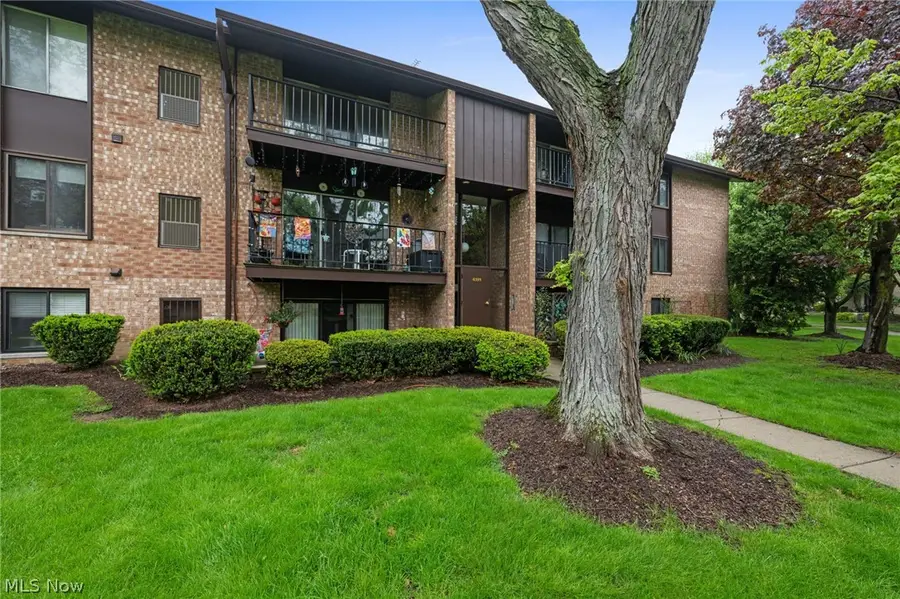 16395 Heather Lane, Middleburg Heights, OH 44130 - #3
