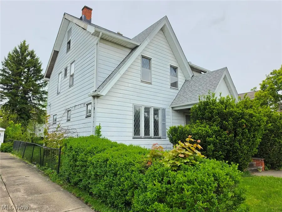 10605 Grace Avenue, Garfield Heights, OH 44125 - #2