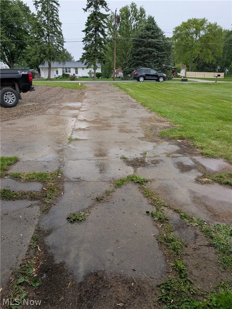 6706 Oakfield Ne Street, East Canton, OH 44730 - #2