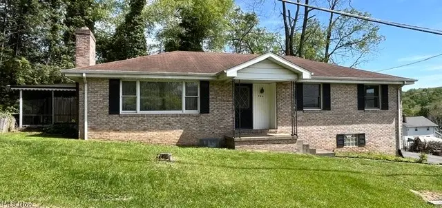 704 Elizabeth Street, Lowellville, OH 44436 - #1