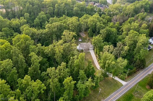 389 Bentleyville Road, Moreland Hills, OH 44022