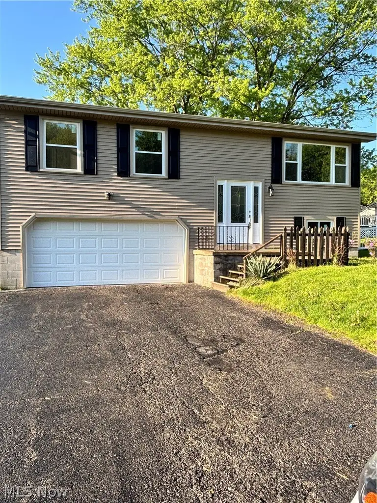 663 Meadowland Drive, Hubbard, OH 44425 - #2