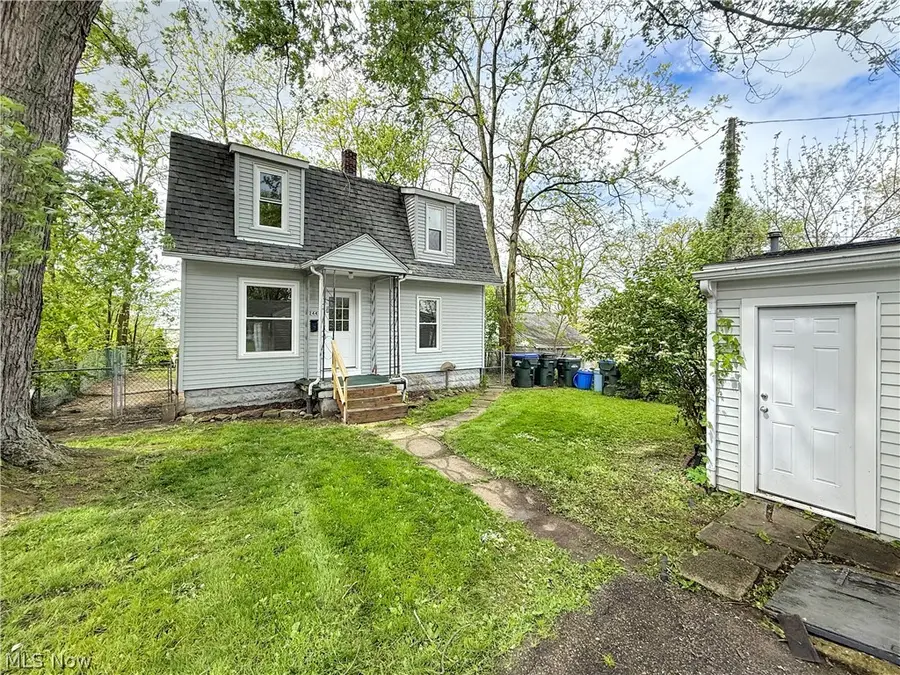 242 Orchard Avenue, Cuyahoga Falls, OH 44221 - #3