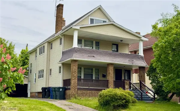 949 Helmsdale Road, Cleveland Heights, OH 44112