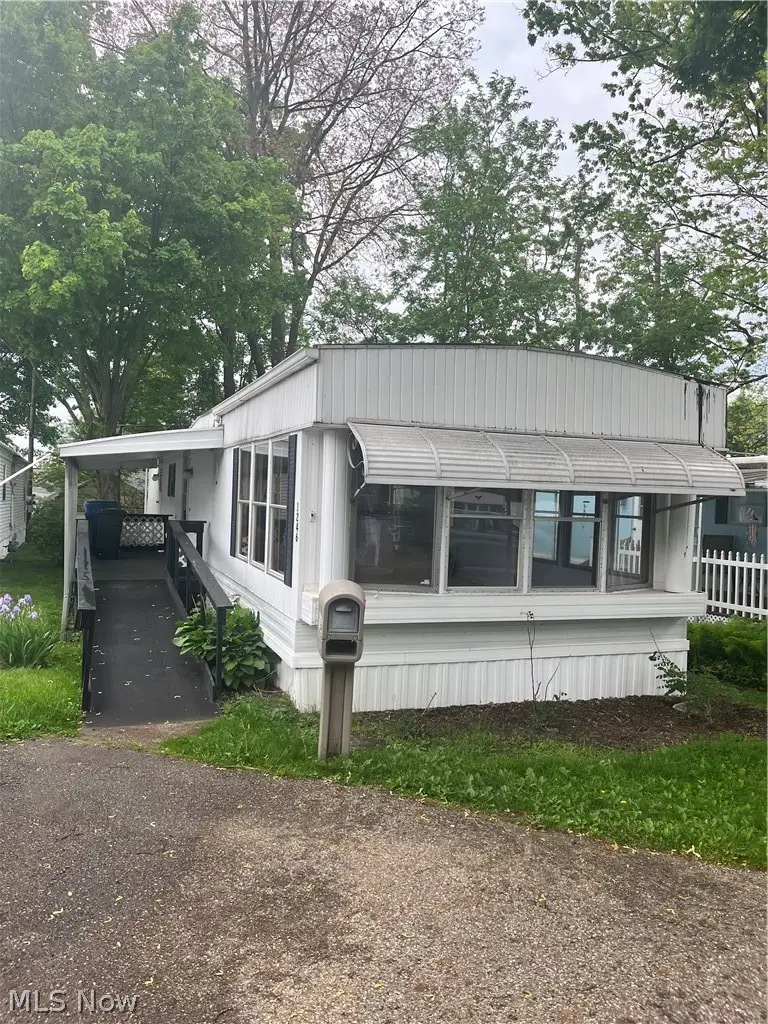1246 Pasadena Nw Boulevard, North Canton, OH 44720 - #1