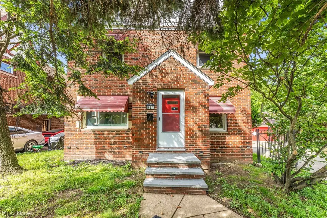 924 E 214th Street, Euclid, OH 44119 - #1