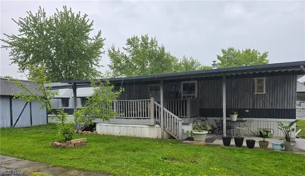 42 Redwood Drive, Beloit, OH 44609