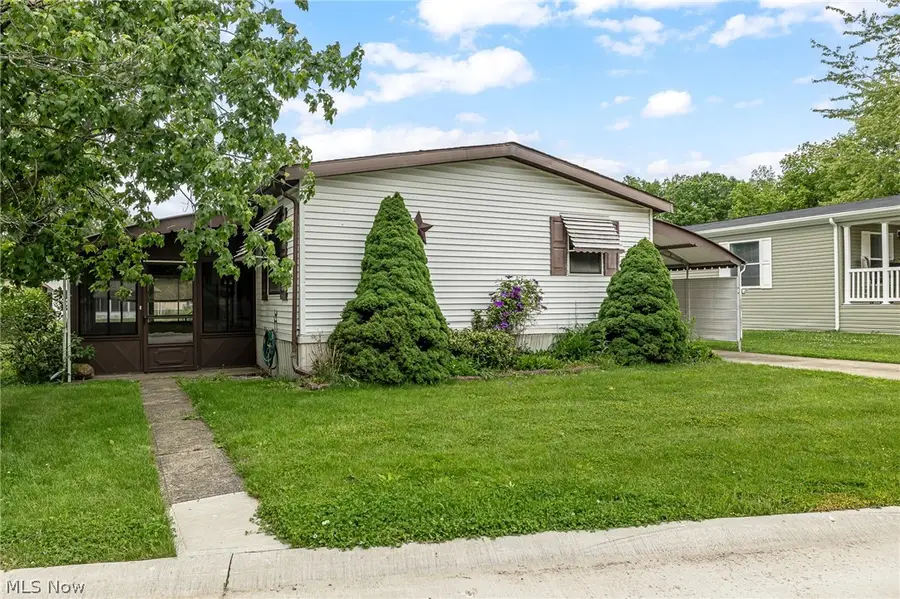 5 Michael Drive, Olmsted, OH 44138 - #2