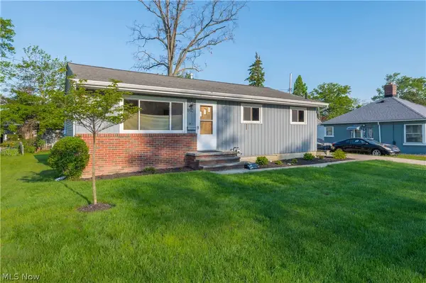 128 Forest Boulevard, Avon Lake, OH 44012