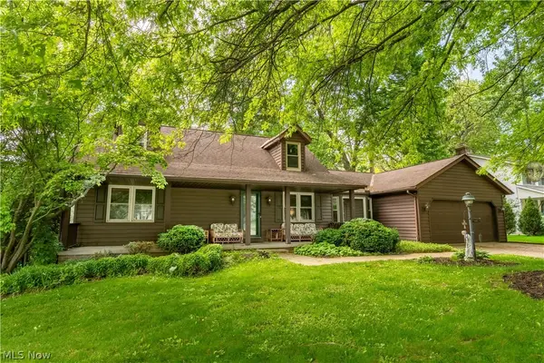 1649 Harmony Sw Lane, North Canton, OH 44709