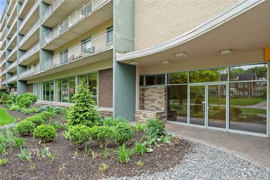 10301 Lake Avenue #325, Cleveland, OH 44102 - #2