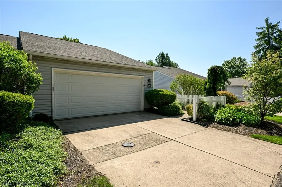 839 Sutton Place, Akron, OH 44313 - #3