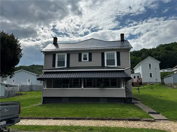 238 Indiana Avenue, Chester, WV 26034