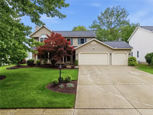 10376 Lake Meadows Drive, Strongsville, OH 44136