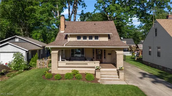 560 Elmwood Road, Bay Village, OH 44140