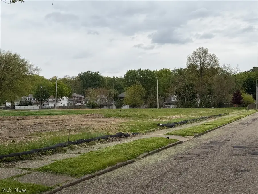 1212 10th Ne Street, Massillon, OH 44646 - #2