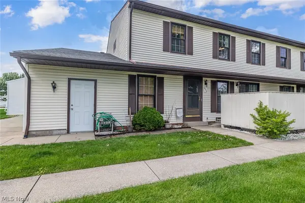 17220 Sheldon Court #48B, Brook Park, OH 44142