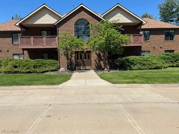 8621 Scenicview Drive #105, Broadview Heights, OH 44147