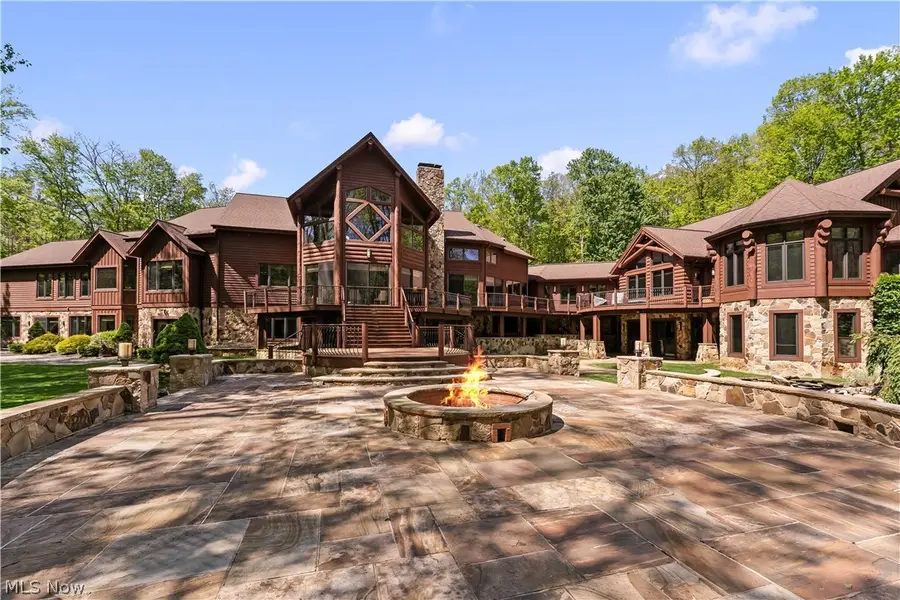 805 Cascades Drive, Aurora, OH 44202 - #3