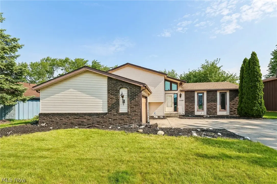4100 Ivanhoe Drive, Lorain, OH 44053 - #1