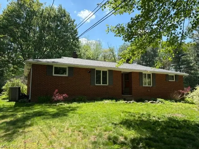 12900 Sunset Nw Circle, Uniontown, OH 44685 - #1