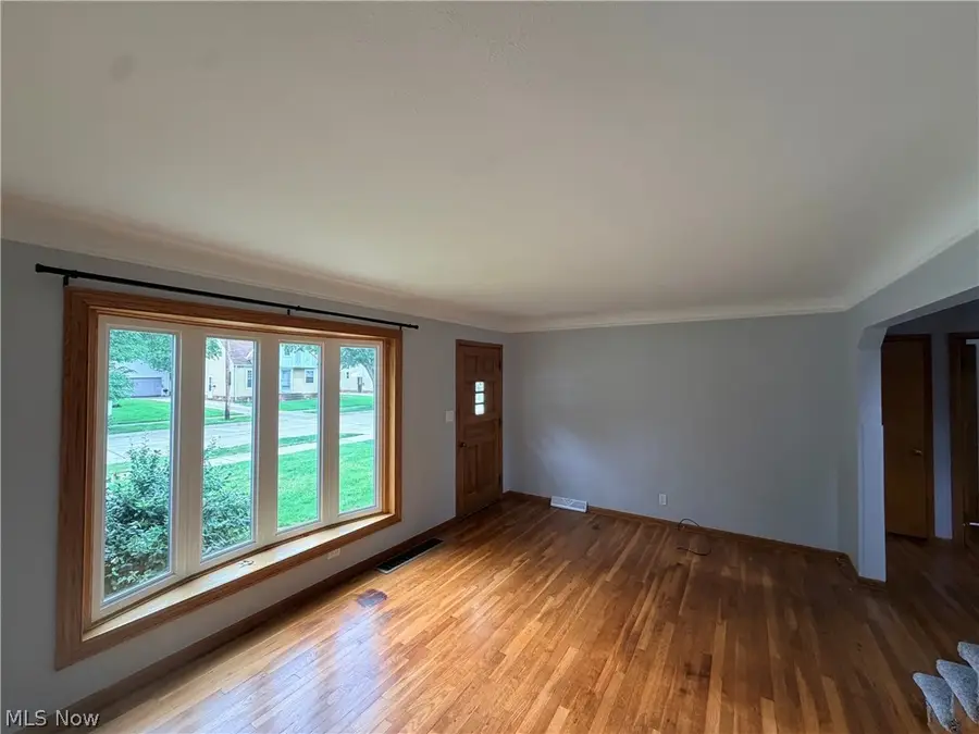 4717 Summer Lane, Brooklyn, OH 44144 - #3
