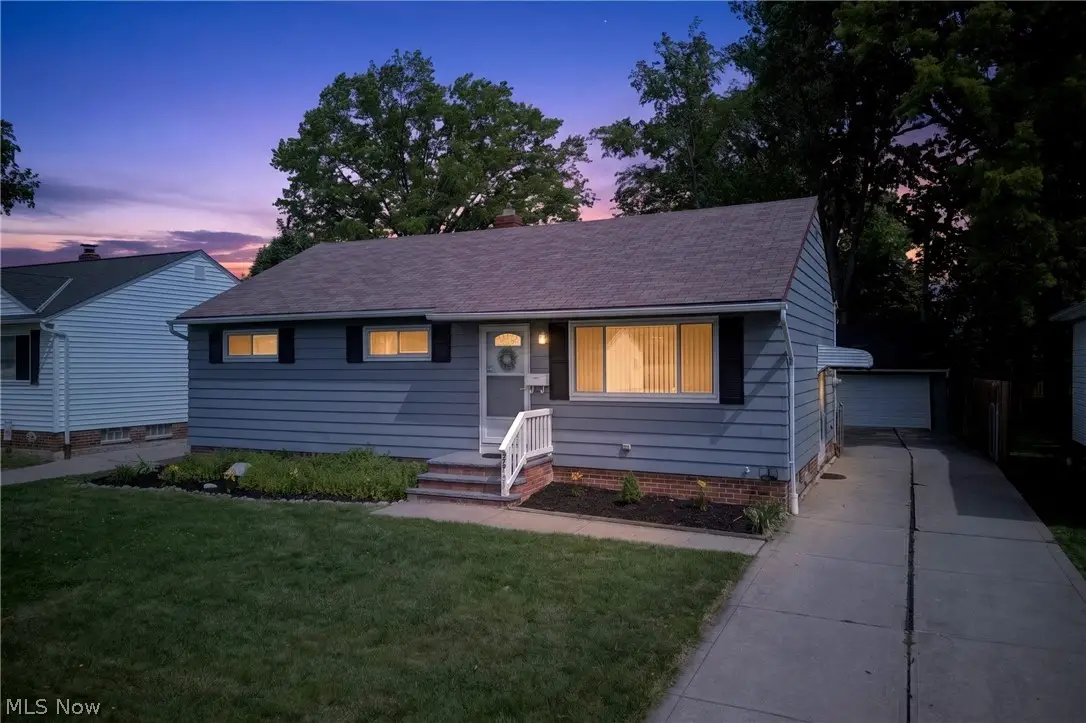 30121 Vineyard Road, Willowick, OH 44095 - #1