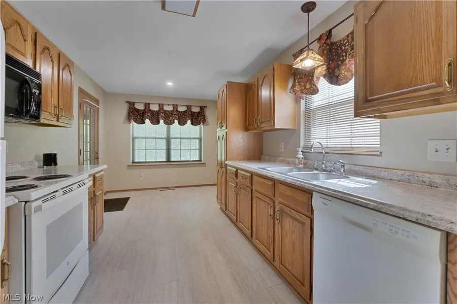 1341 Fox Run Drive, Youngstown, OH 44512 - #2