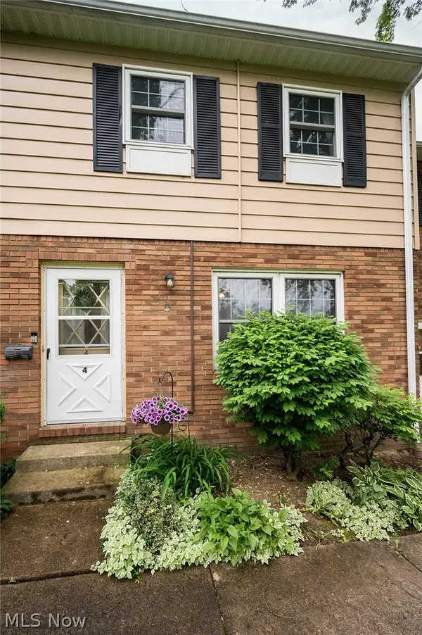 8276 Deepwood Boulevard, Mentor, OH 44060