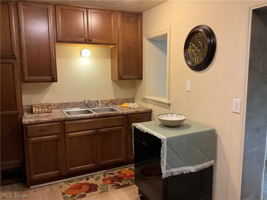 817 Broad Street, Conneaut, OH 44030 - #2