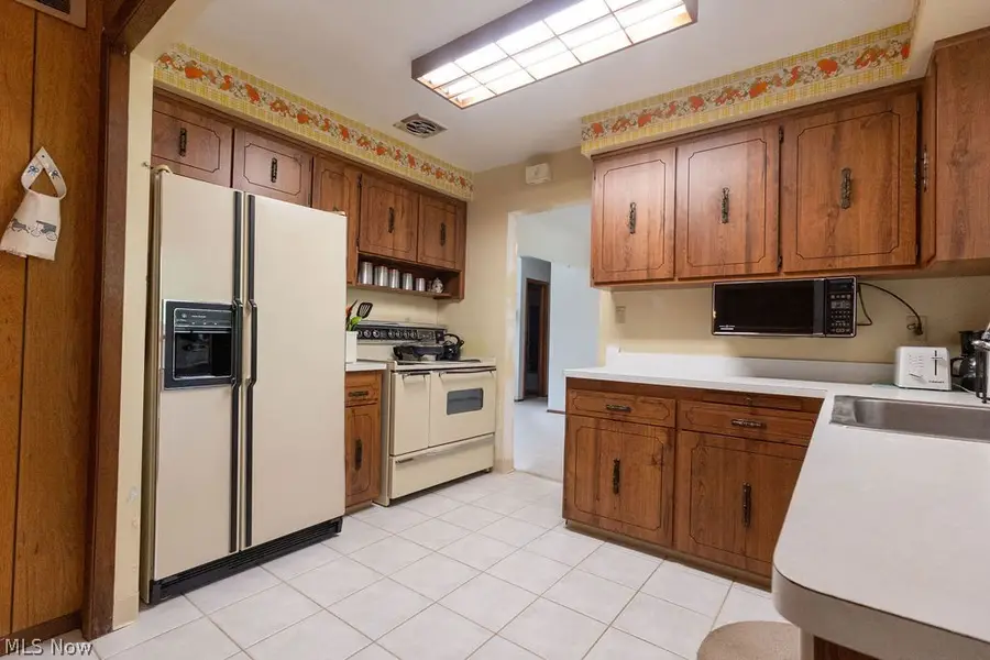 492 Jeannette Drive, Richmond Heights, OH 44143 - #2