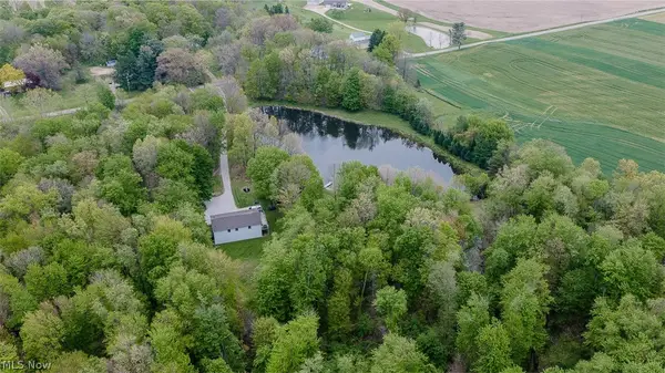 6060 Dalton Fox Lake Road, North Lawrence, OH 44666