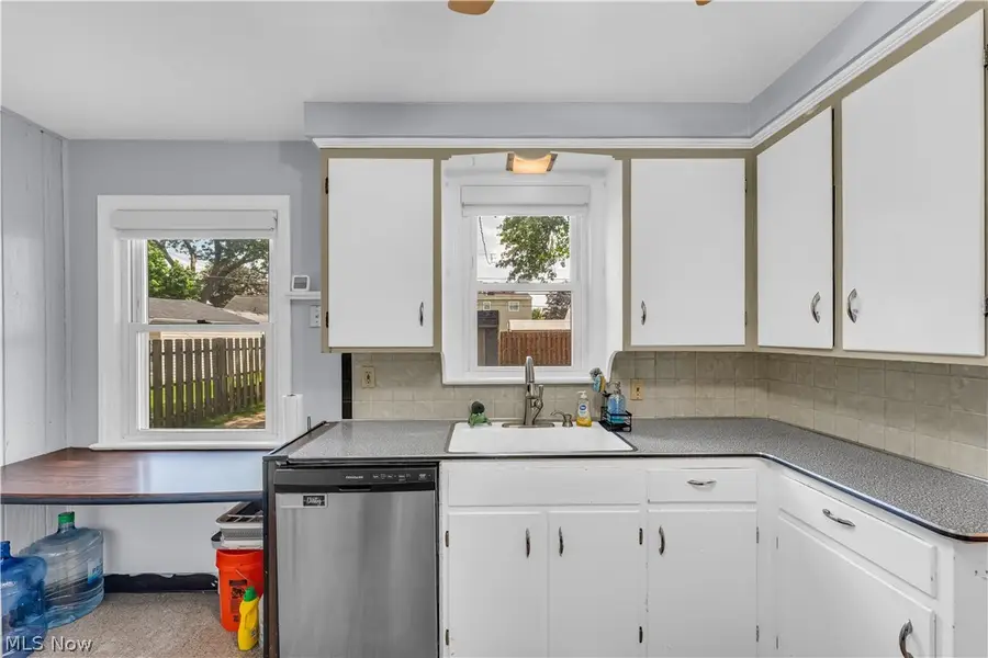 9205 Beech Avenue, Brooklyn, OH 44144 - #2