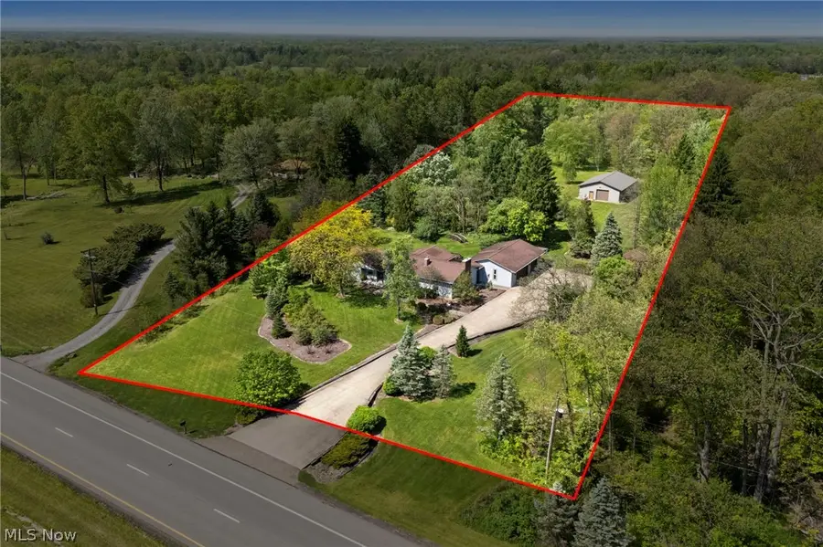 4676 Parkman Nw Road, Southington, OH 44470 - #3