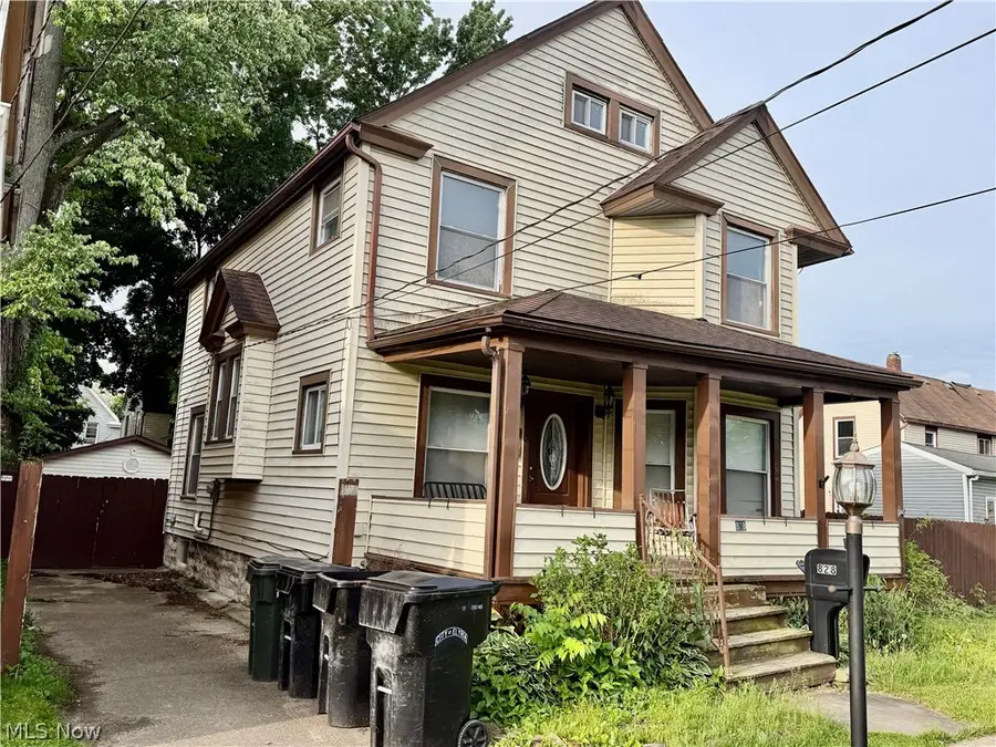 828 Broad Street, Elyria, OH 44035 - #3
