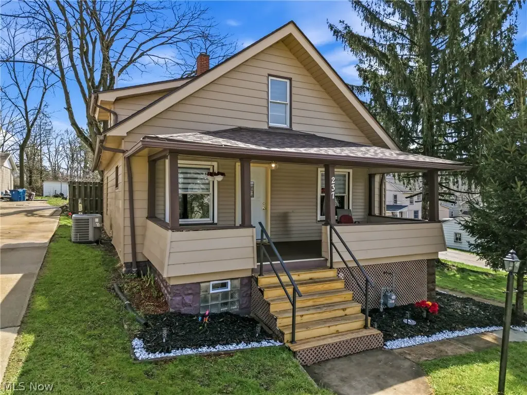 237 Watson Street, Lowellville, OH 44436 - #1
