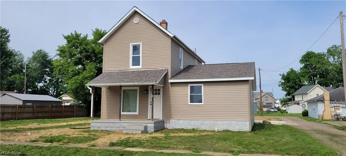 424 Tuscarawas Avenue, Newcomerstown, OH 43832 - #1