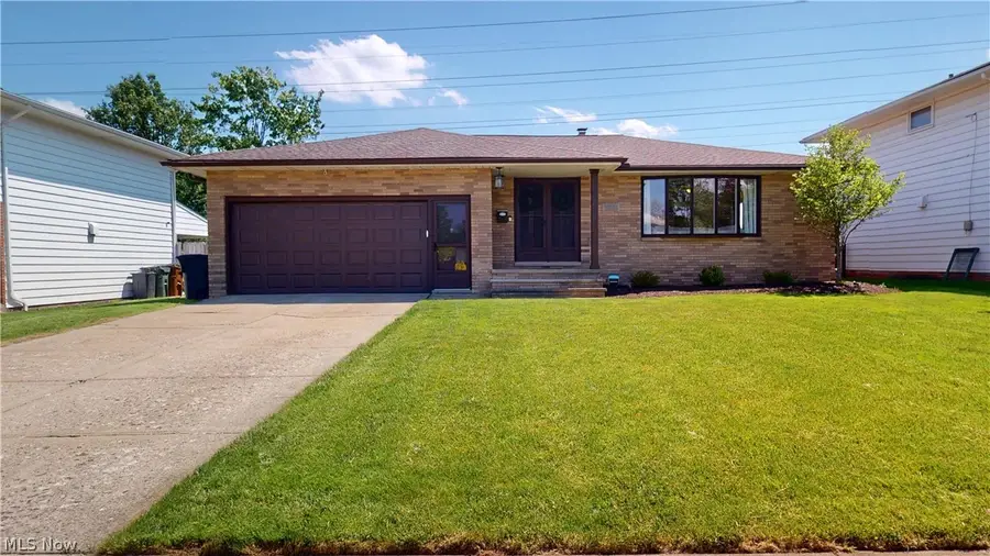 2221 Coventry Drive, Parma, OH 44134 - #2