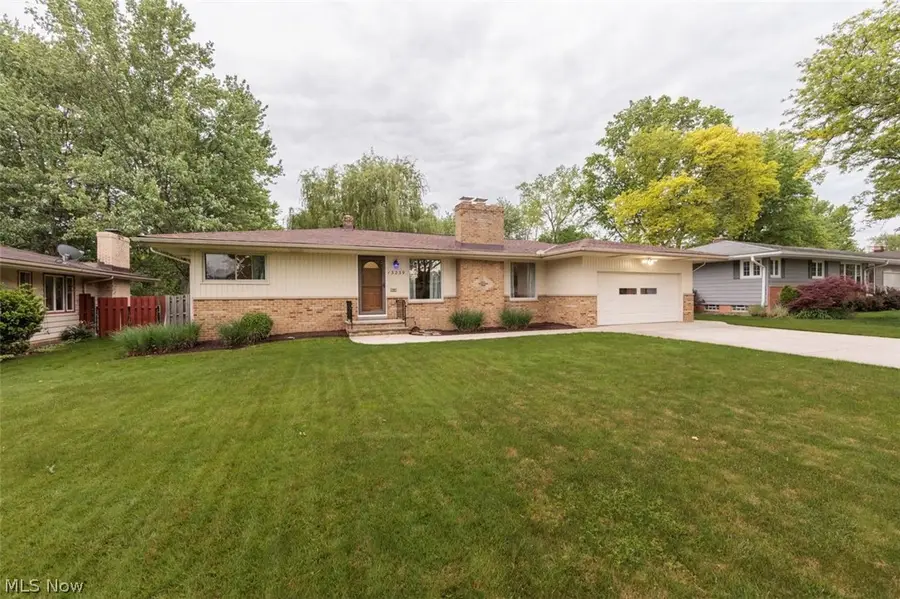 13239 Cherokee Trail, Middleburg Heights, OH 44130 - #2