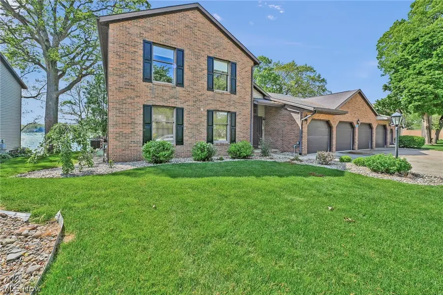 1819 Harbour Nw Circle, Canton, OH 44708 - #2