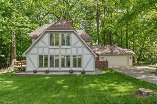 6165 Grandridge Pointe Drive, Concord Twp, OH 44077