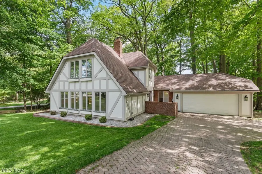 6165 Grandridge Pointe Drive, Concord, OH 44077 - #3