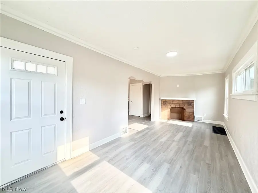 4025 Henritze Avenue, Cleveland, OH 44109 - #3