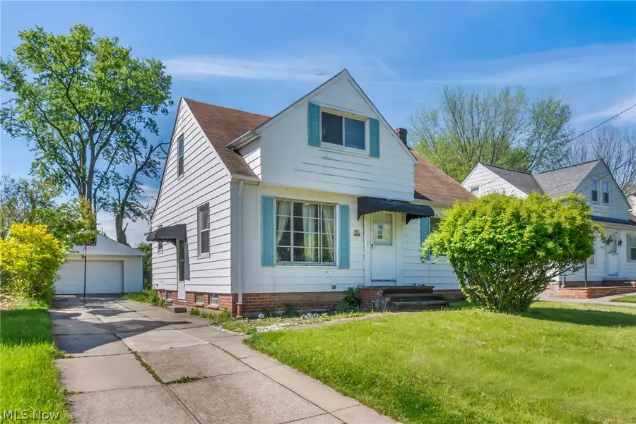 15812 Grant Avenue, Maple Heights, OH 44137 - #3