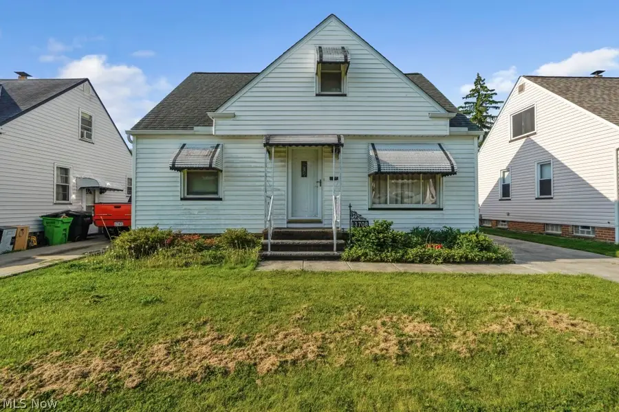 13708 Woodward Boulevard, Garfield Heights, OH 44125 - #2