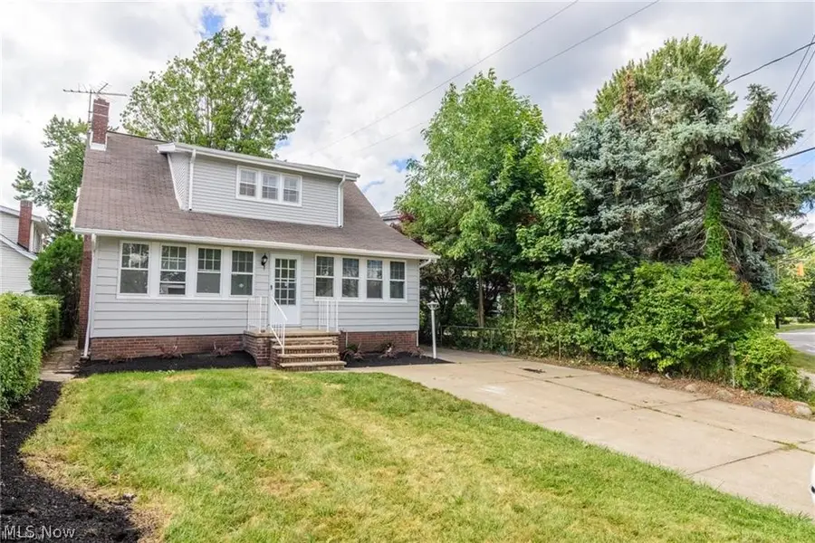 18119 Lake Shore Boulevard, Cleveland, OH 44119 - #3